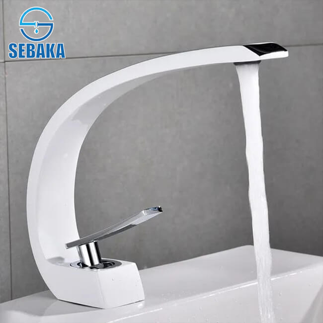 خلاط حوض ارك ديكور أبيض في فضي Arc White & Chrome خلاط حوض ارك ديكور أبيض في فضي Arc White & Chrome