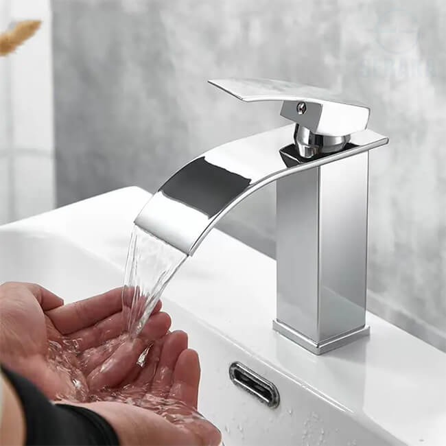 خلاط حوض كروم سكوير ارتفاع 20سم Square Waterfall خلاط حوض كروم سكوير ارتفاع 20سم Square Waterfall
