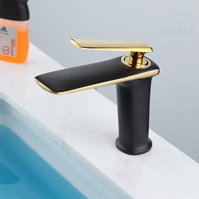 خلاط حوض سينيتري اسود في ذهبي ارتفاع 15 سم Sanitary Black & Gold خلاط حوض سينيتري اسود في ذهبي ارتفاع 15 سم Sanitary Black & Gold