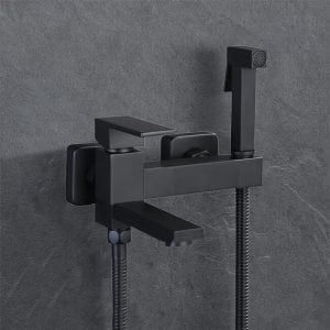 خلاط الشطاف اسود بصباب سفلي للمياه سكوير هاندميكسر سخن و بارد باليد النحاس و الخرطوم Square Black
